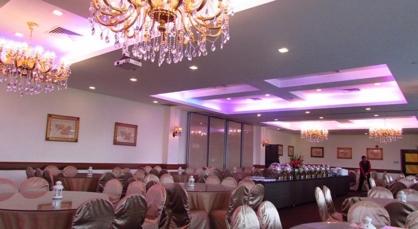 Hilton Garden Inn Singapore Serangoon Екстериор снимка