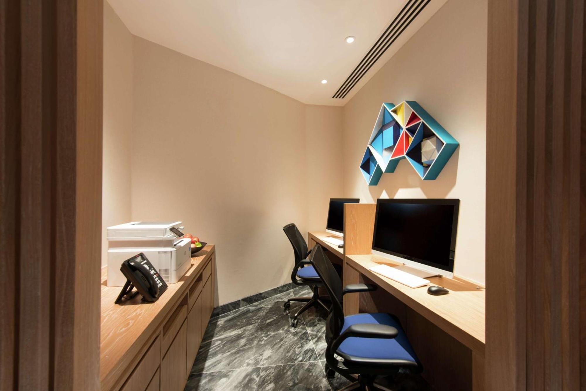 Hilton Garden Inn Singapore Serangoon Екстериор снимка